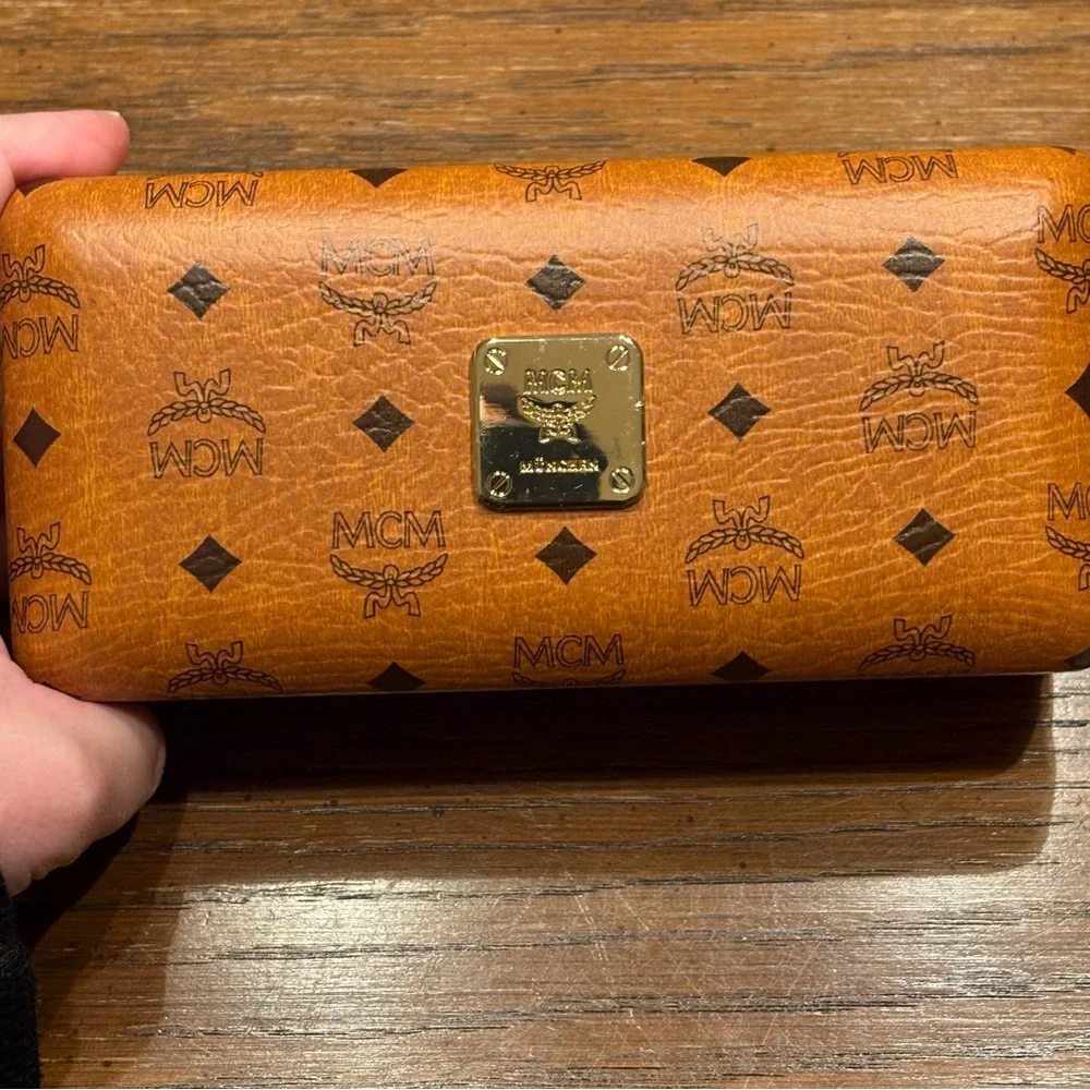 RARE MCM Black Sunglasses with Silver Detailing - Picture 11 of 16